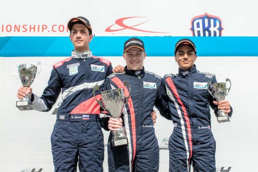 Алексантери Хуовинен выиграл вторую гонку первого этапа SMP F4 Championship