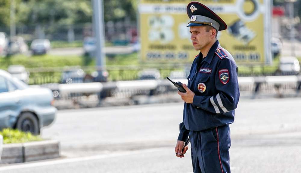 ПЬЯНЫЙ ПЛЕМЯННИК НУРГАЛИЕВА УСТРОИЛ ДРАКУ С ПОЛИЦЕЙСКИМИ В ОМСКЕ