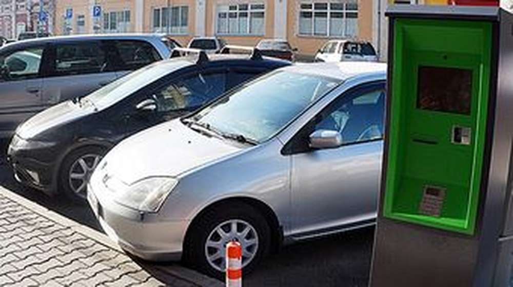 На платных парковках в центре Красноярска устанавливают камеры видеофиксации