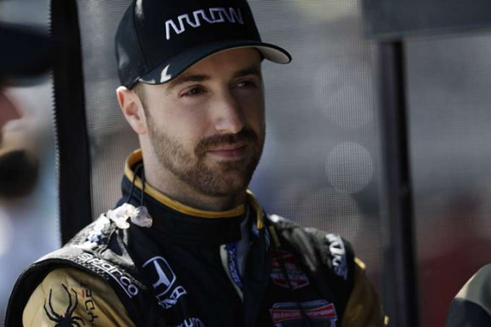 IndyCar: Слаженная работа бригады безопасности спасла Хинчклиффу жизнь