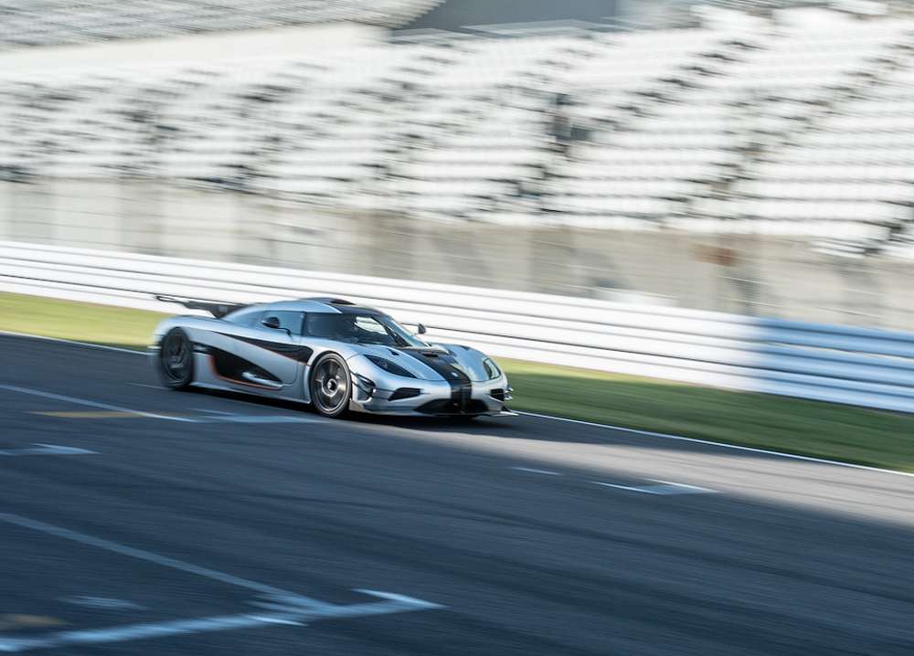 Гиперкар Koenigsegg One:1 установил рекорд автодрома Сузука