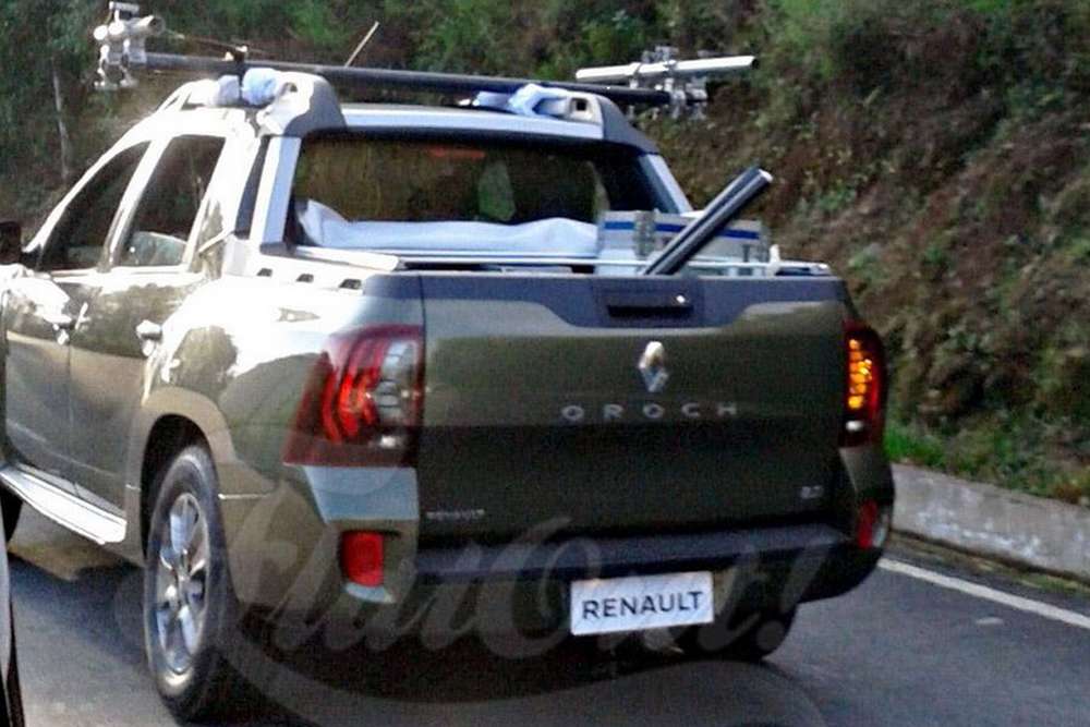 Пикап Renault Oroch с двойной кабиной попал в объектив фотошпионов