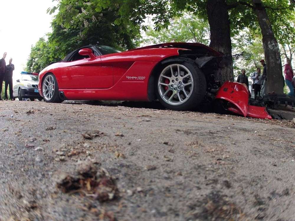 Авария в Киеве – смерть уникального Dodge Viper Hennessey