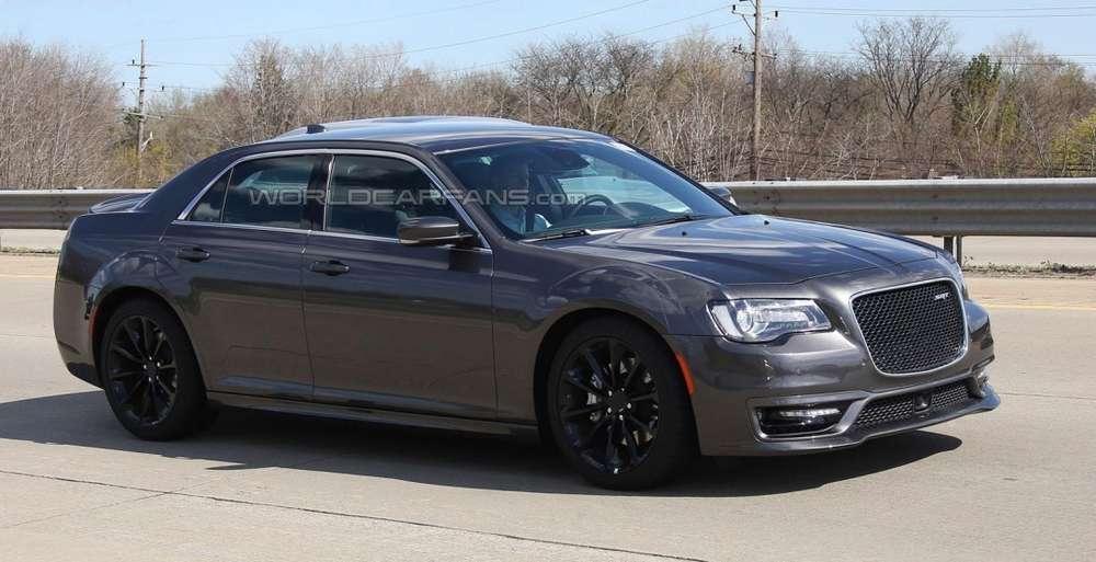 Chrysler не будет продавать четырехдверку 300 SRT 2016 на американском авторынке