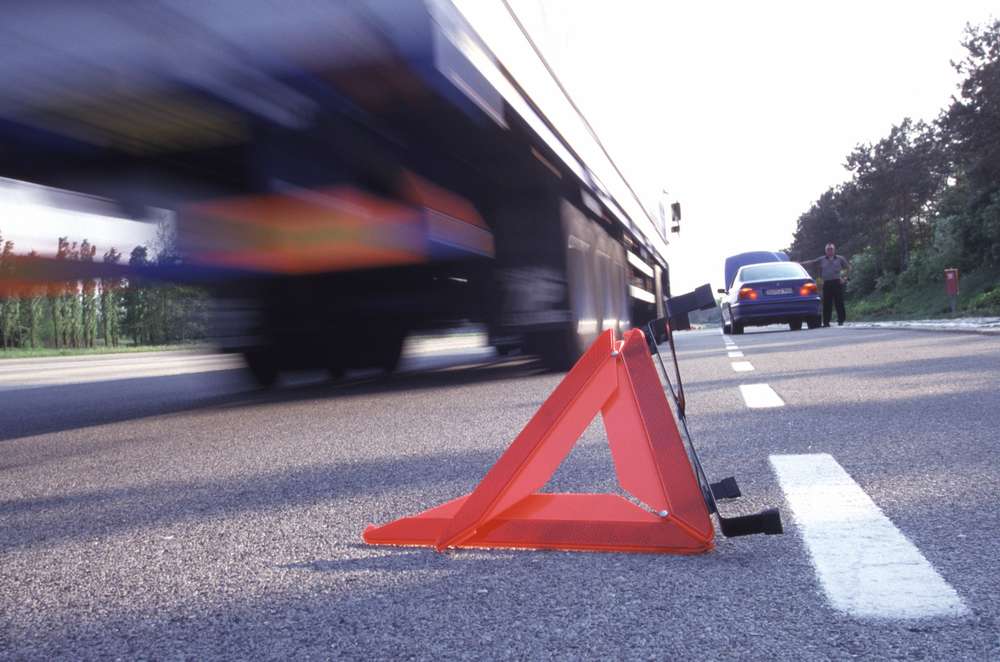 В Подмосковье автобус врезался в фуру, пять человек порезало стеклом