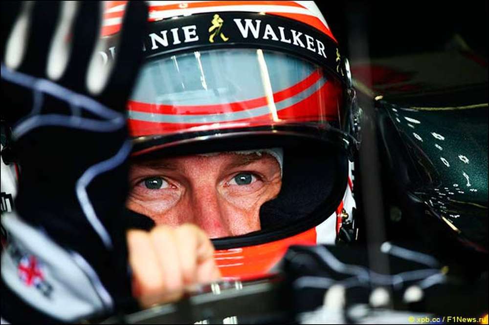 В McLaren опровергли слухи об увольнении Баттона