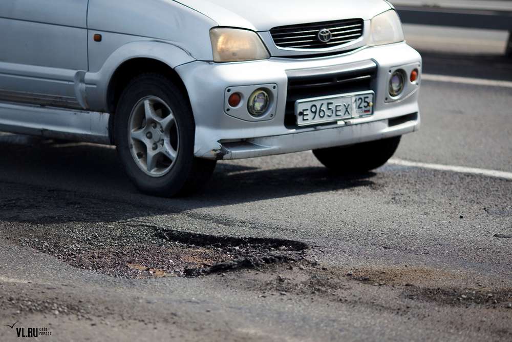 На Золотом мосту во Владивостоке вновь будут заделывать ямы