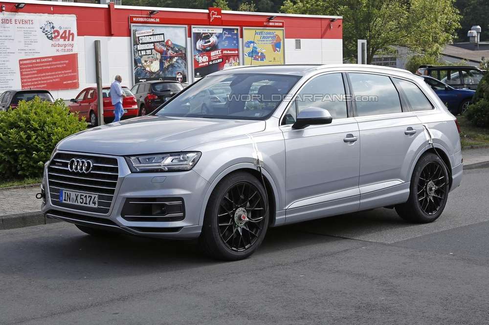Топовая версия новой Audi Q7 замечена без камуфляжа