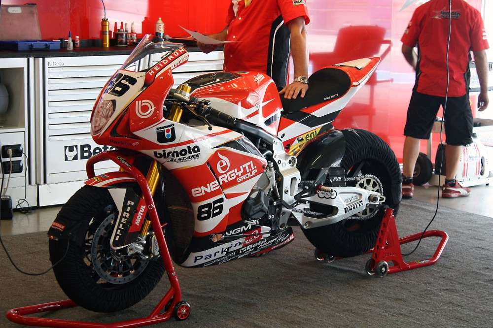 Команда Bimota Racing 2015: Брэндон Крету и Бен Вайли