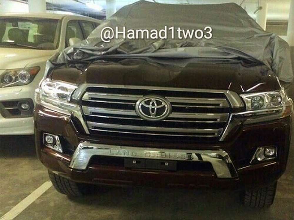 Опубликованы шпионские снимки рестайлингового внедорожника Toyota Land Cruiser