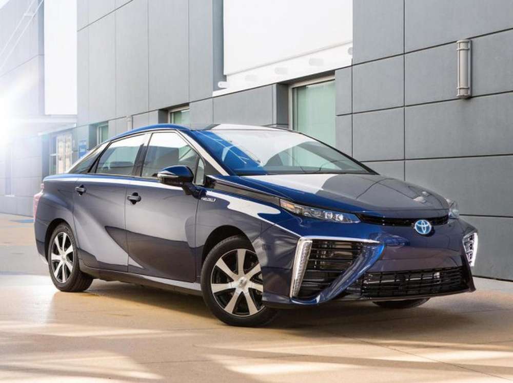 Новый Toyota Mirai может проехать 312 миль на водородном топливе