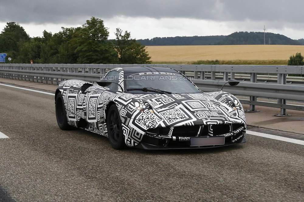 Суперкар Pagani Huayra SE попал в поле зрения фотошпионов