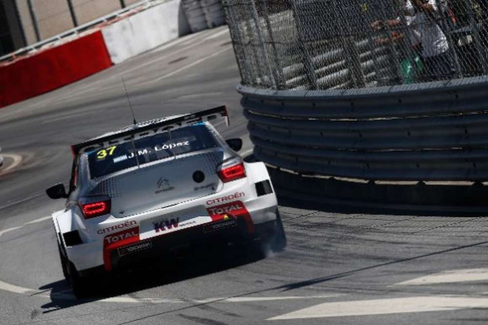 WTCC: Хосе-Мария Лопес - лидер второй тренировки