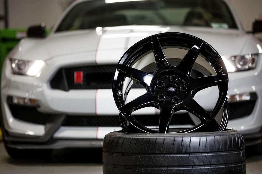 Ford рассказал подробности о серийных карбоновых колесных дисках для Shelby GT350R