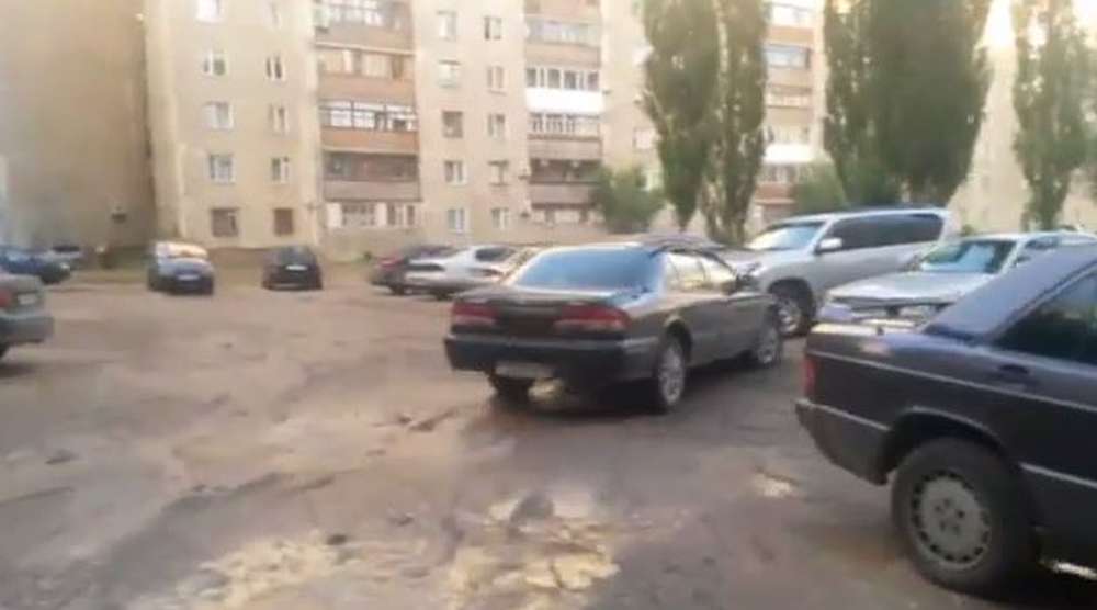 Курьезное ДТП в Павлодаре сняли на камеру