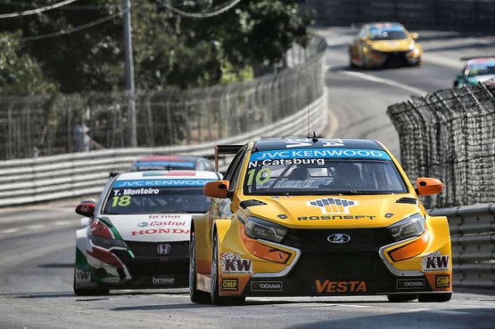 Трудный день для пилотов Lada Sport Rosneft