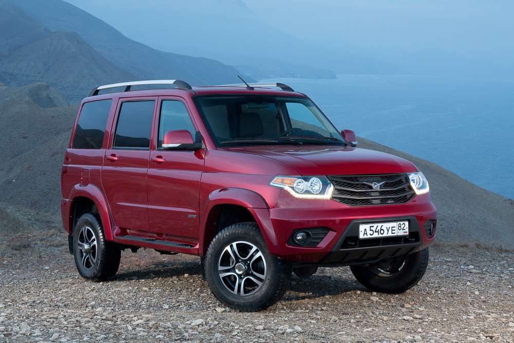 UAZ Patriot научится распознавать дорожные знаки