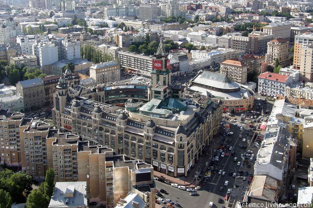 В центре Киева советуют объезжать квартал Бессарабского рынка