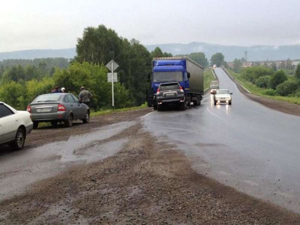 В ДТП под Ялтой с участием полицейского погиб один человек