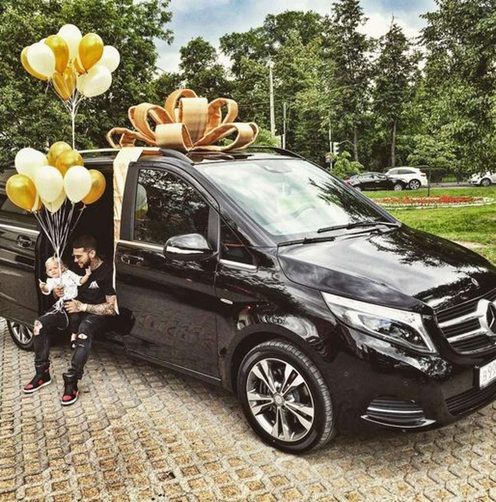 Рэпер Тимати купил своему полуторагодовалому ребенку Mercedes