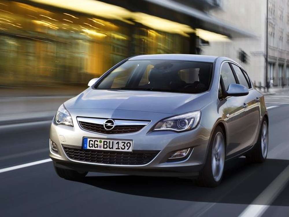 Шпионы рассекретили новый Opel Astra