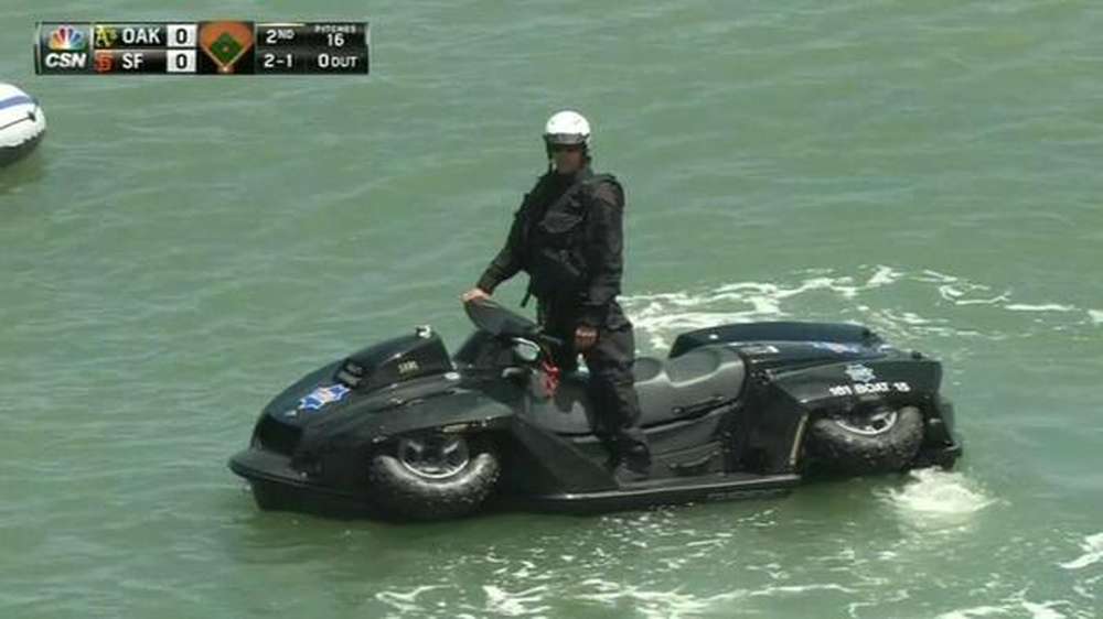 Полицейские Сан-Франциско получили на вооружение водные квадроциклы Gibbs Quadski