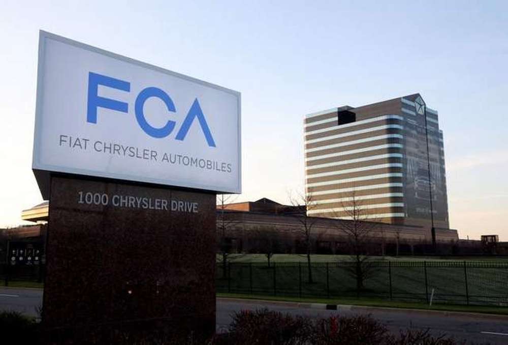 Chrysler придётся выкупить автомобили у десятков тысяч своих клиентов