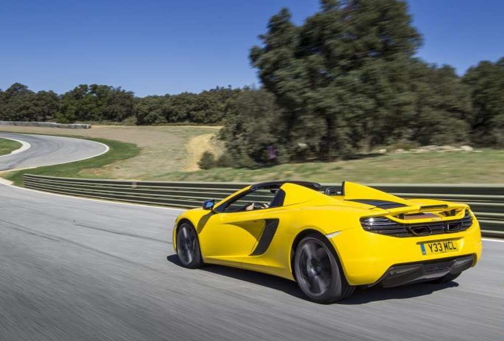 Mercedes и McLaren в новом сезоне сменят расцветку ливреи