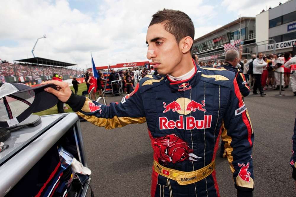 Буэми остаётся резервным гонщиком Red Bull Racing
