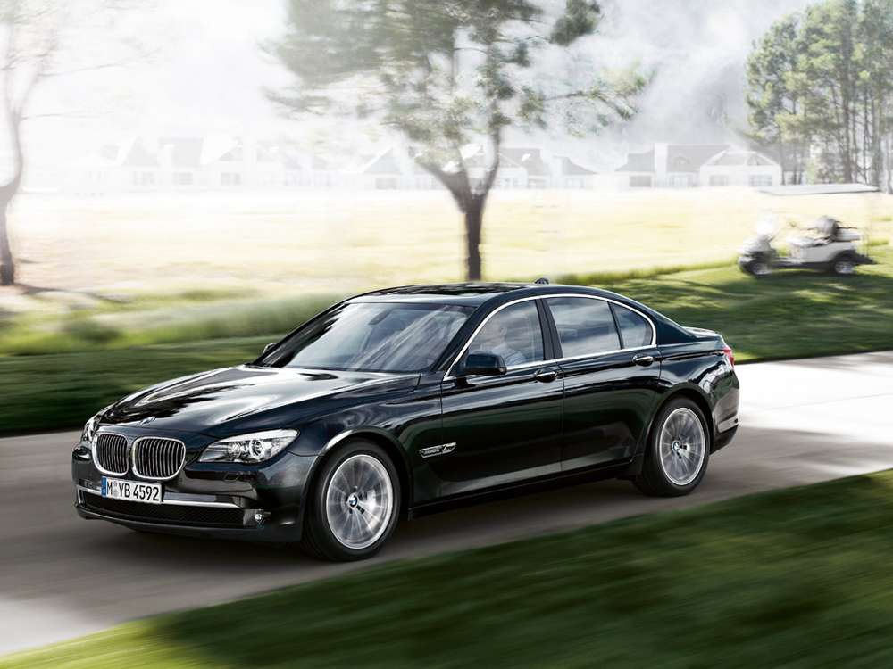 Новая BMW седьмой серии похудеет почти на двести кг