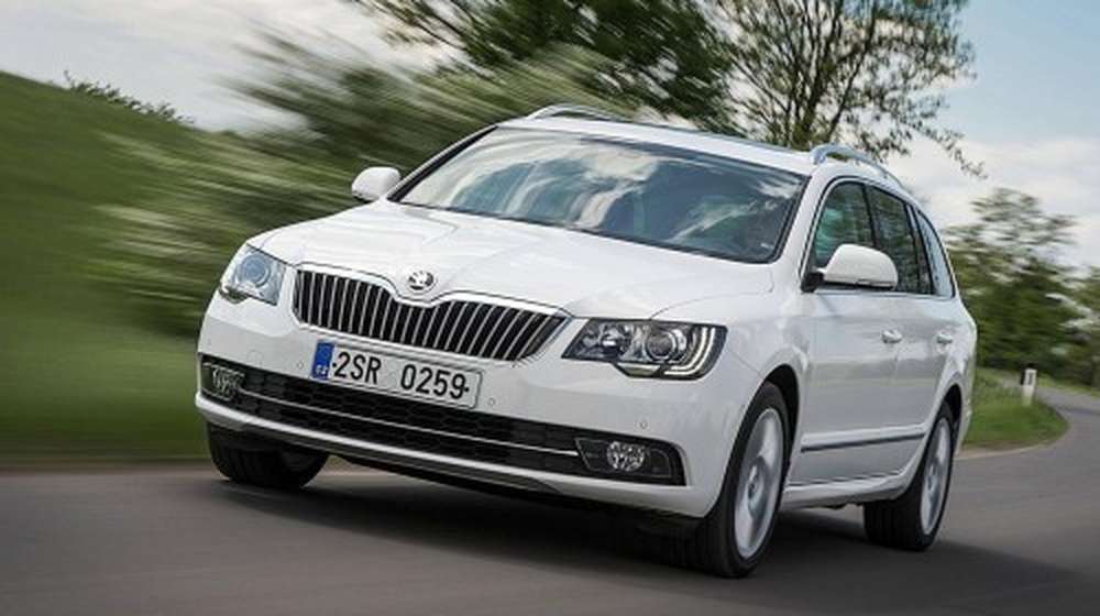 Skoda презентовала кормовую часть Superb