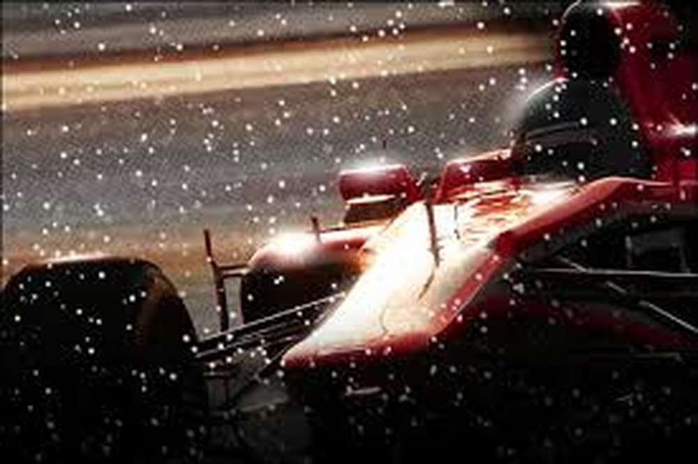 Команда Lotus F1 Team поздравила своих болельщиков за 79 секунд