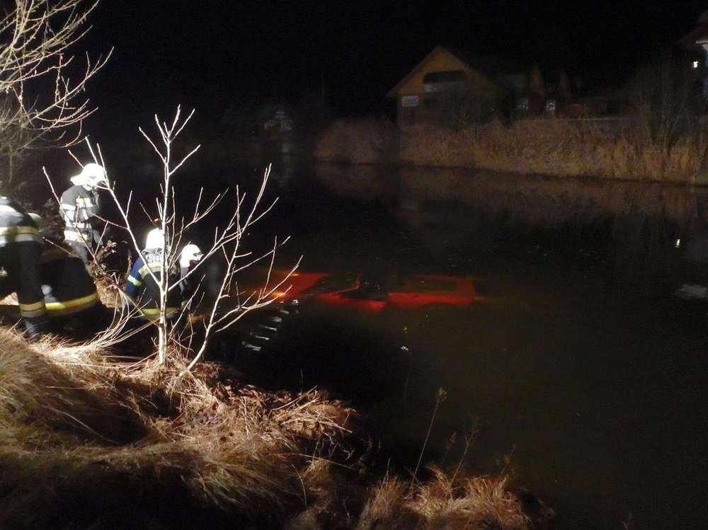 Электроника Ferrari без проблем работает и под водой