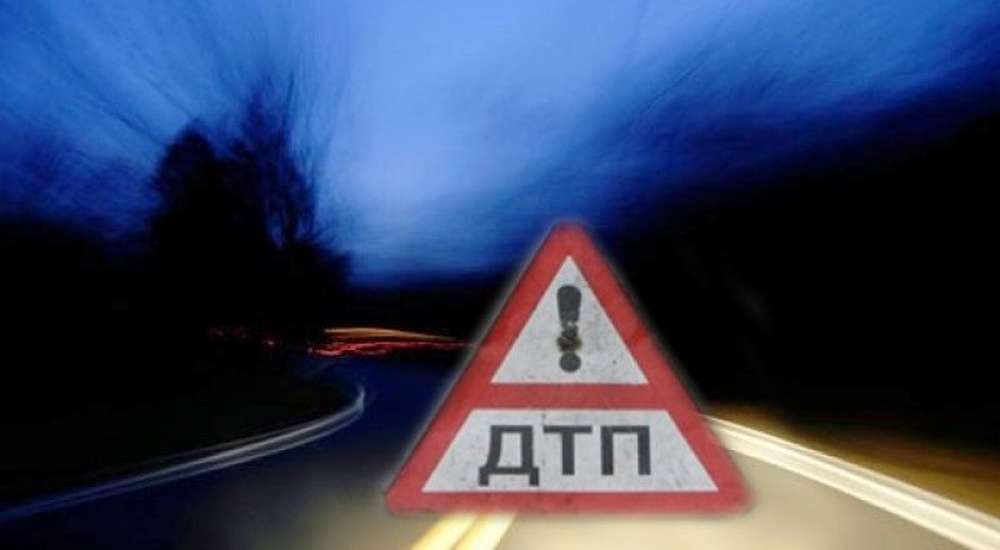 При столкновении ВАЗа с автобусом на трассе Караганда - Астана пострадали 6 человек