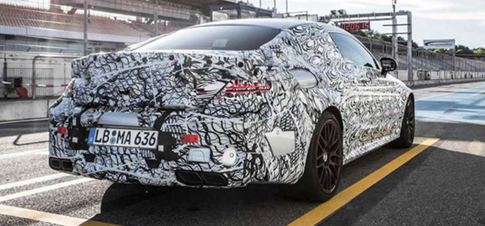Mercedes показал тизерное изображение модели C63 Coupe
