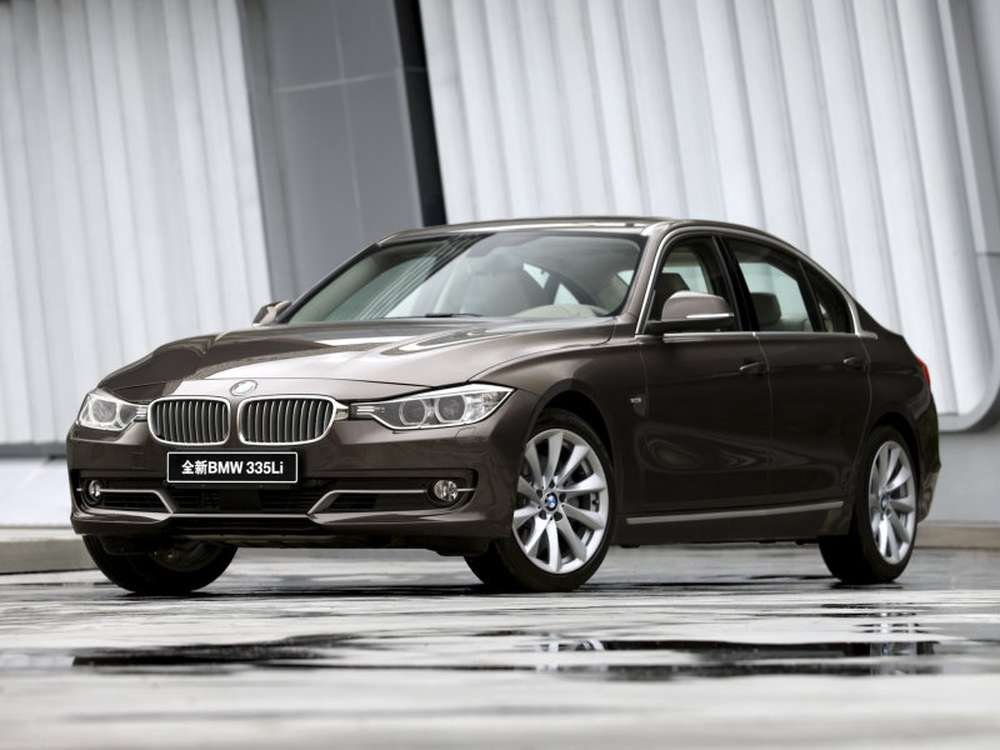 Концерн BMW стал первым по продажам премиальной марки