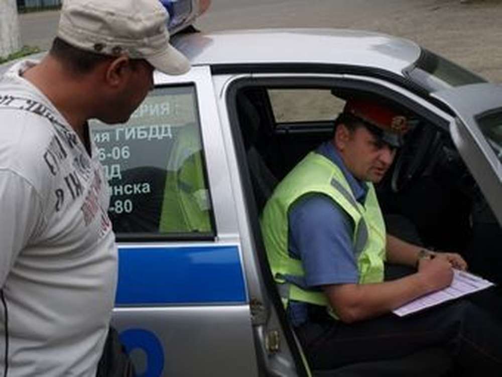 В Магаданской области с 13 августа будут выявлять водителей, ездящих без прав