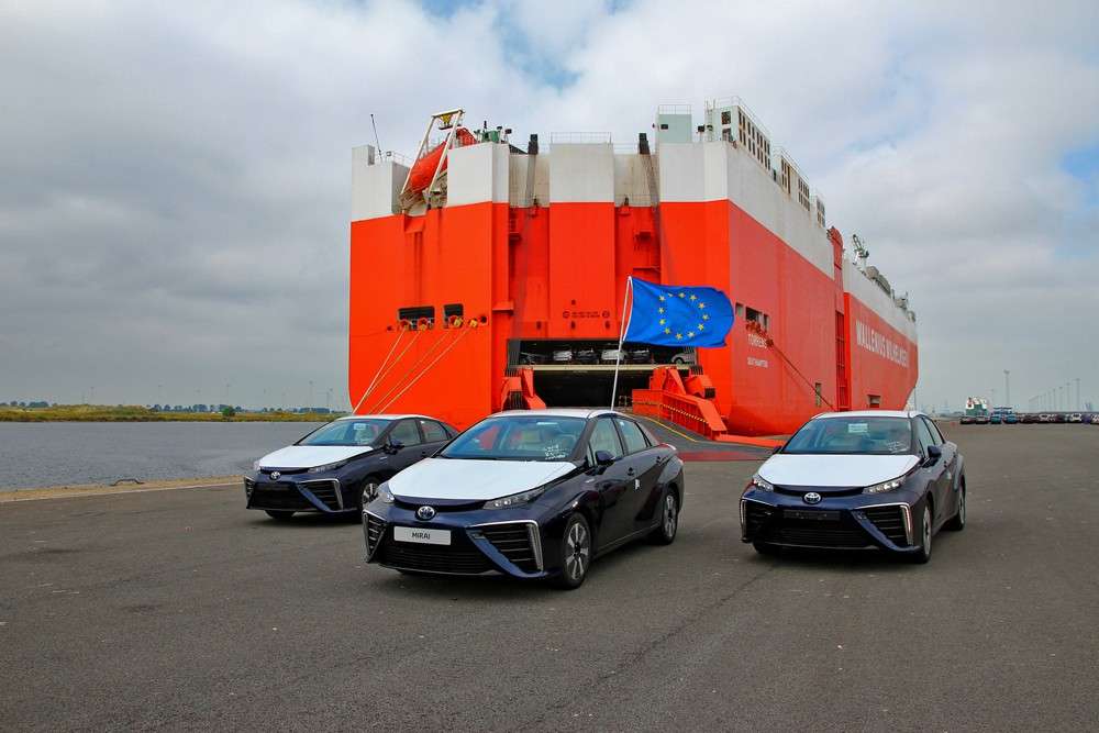 Водородный автомобиль Toyota Mirai доехал до Европы