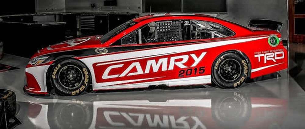 Обновленный седан Toyota Camry стал гоночным