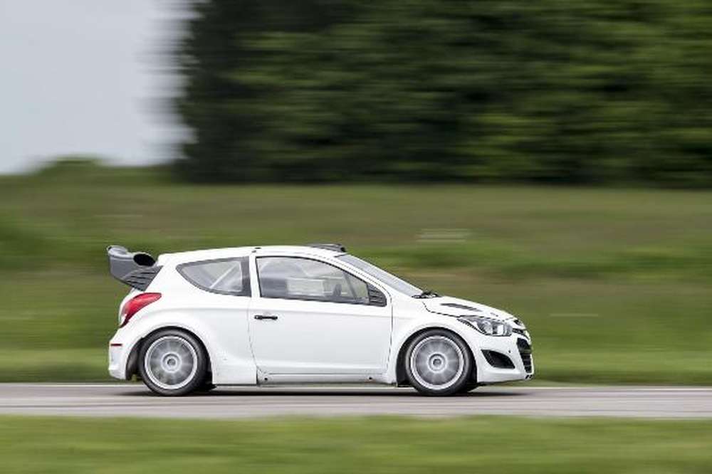 Компания Hyundai представила автомобиль на сезон 2015 года