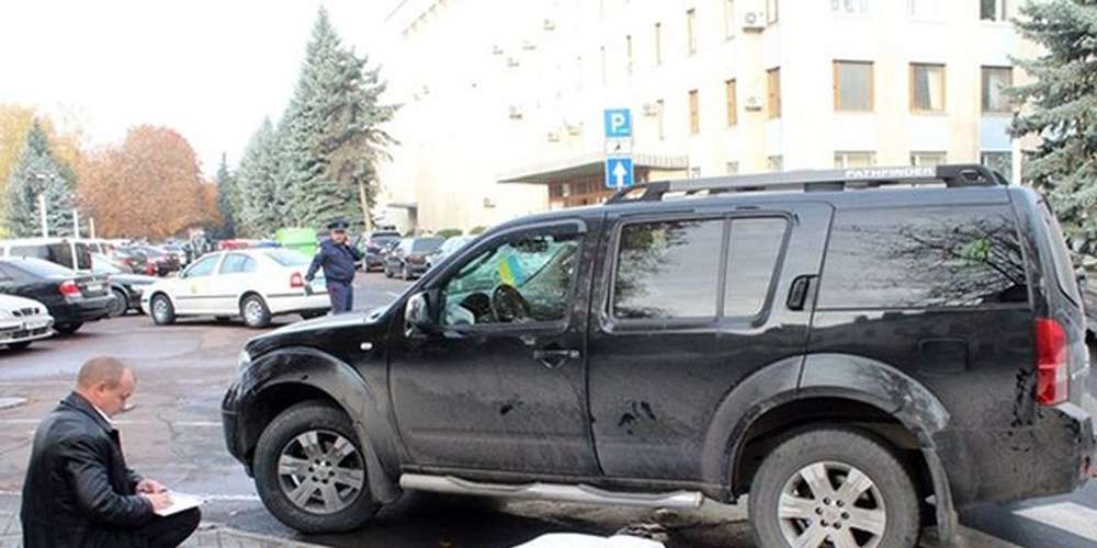В Хмельницком депутат райсовета на Nissan Pathfinder сбил насмерть женщину