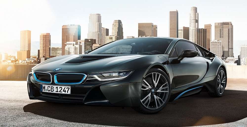 Гибридный суперкар BMW i8 поступил в продажу в ОАЭ