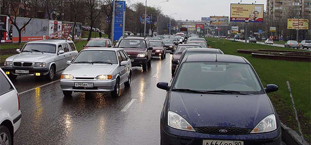 Власти Москвы хотят увечить штраф за езду без глушителя