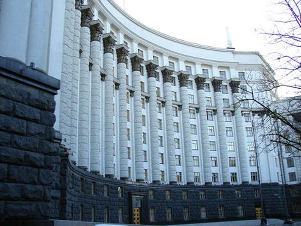 В Киеве протестующие перекрыли дорогу возле Кабмина