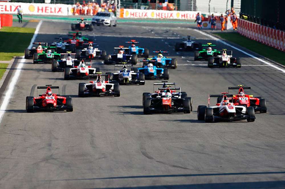 GP3: Эстебан Окон выиграл первую гонку в Спа
