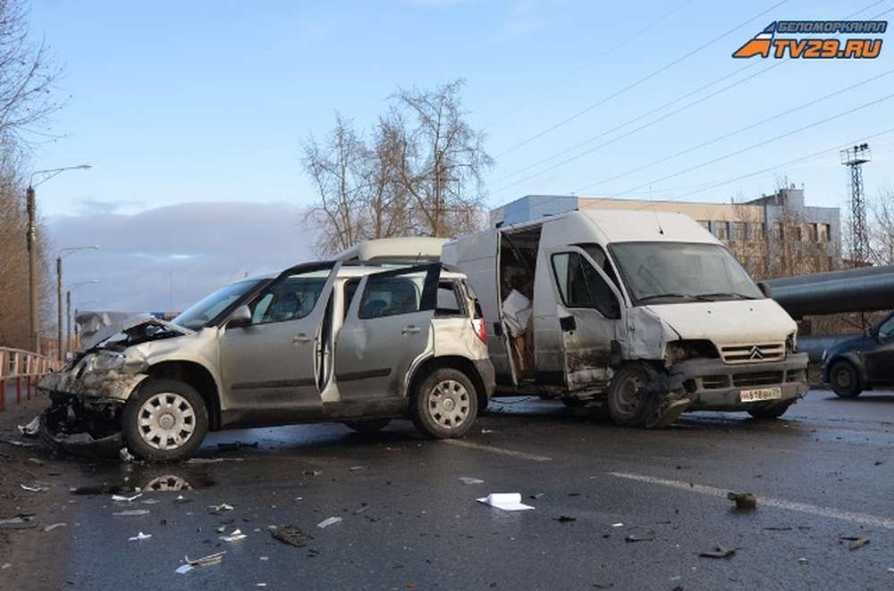 Пьяный водитель въехал в группу из семи подростков в Архангельской области