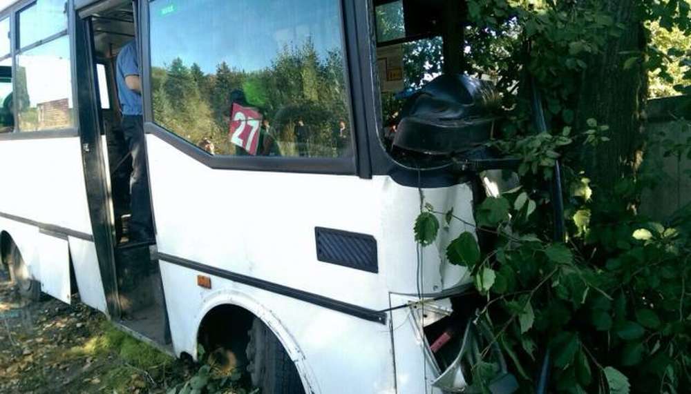 12 человек, в том числе трое детей, пострадали в ДТП в Петрозаводске