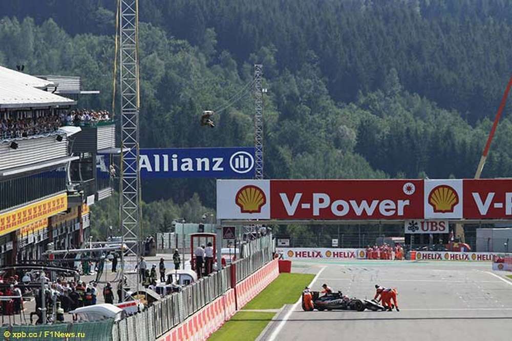 Force India и Mercedes выяснят причину отказа турбины