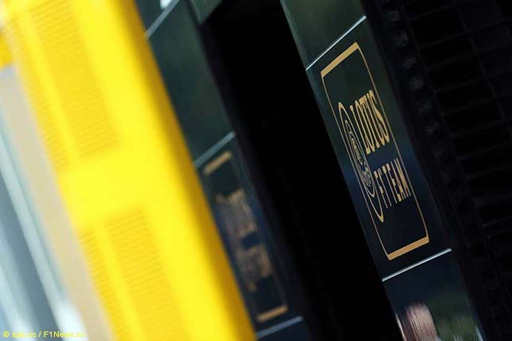 Джо Савар о ситуации вокруг Lotus и Renault
