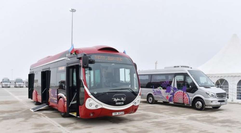 В Баку запустили новые автобусы